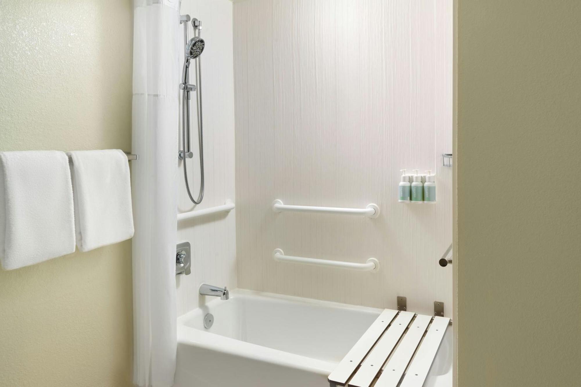 Courtyard By Marriott Paramus Exterior photo