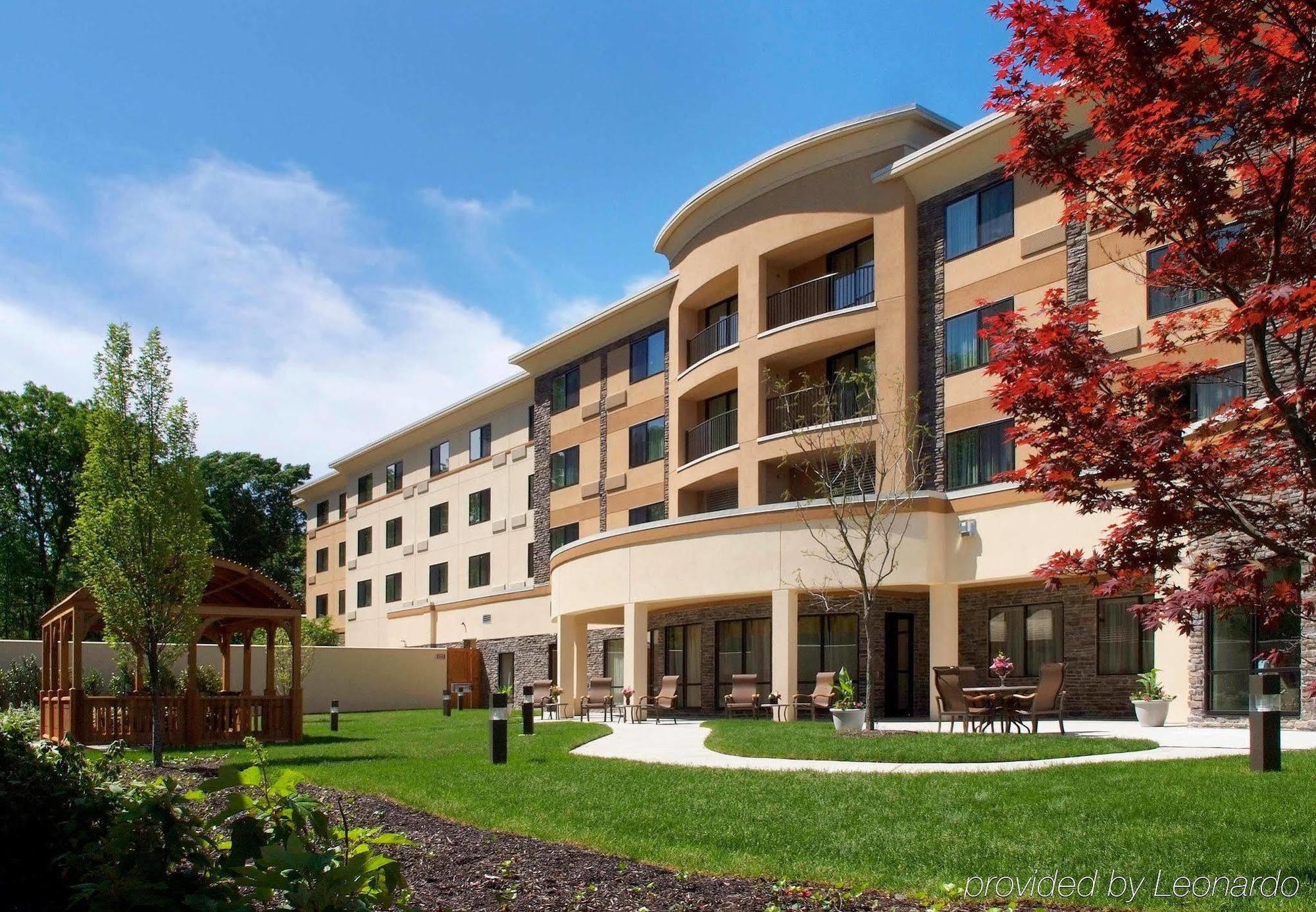 Courtyard By Marriott Paramus Exterior photo